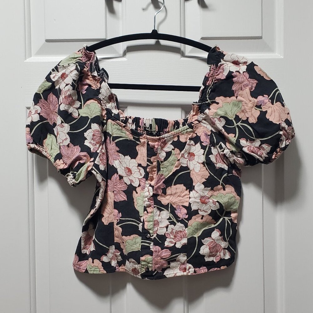 Who What Wear Ruffle Crop Top